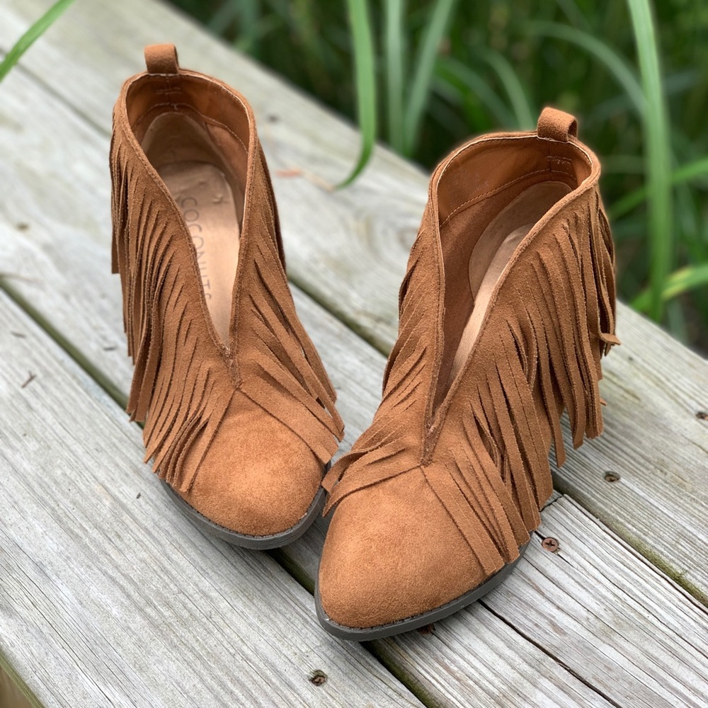 NEW Coconuts Lambert fringe booties, size 10
